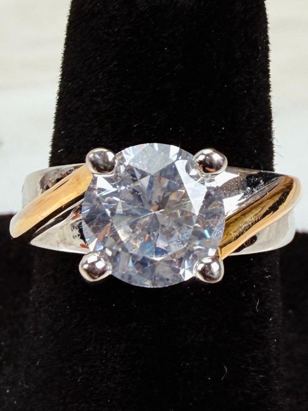 Pretty silvertone, goldtone stripe, clear bling solitaire size 5 1/2 ring